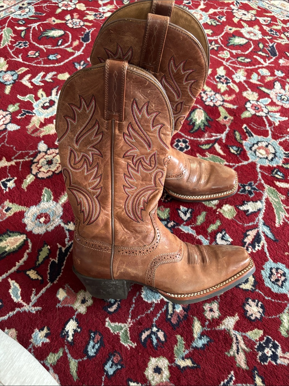Men’s 71/2 Ariat Brown Leather Western Boots with Embroidered Shaft